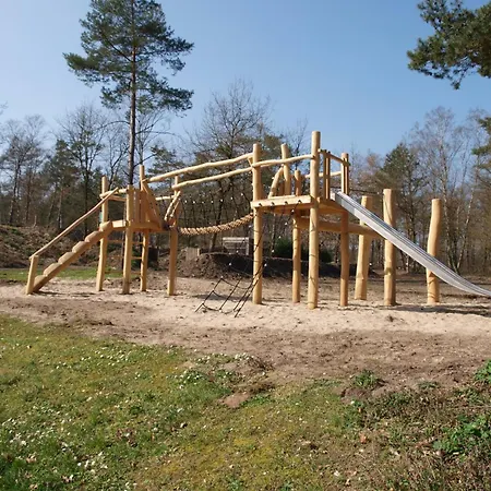 Sfeervol Veluws Chalet Met Prive Sauna, Hoenderloo شقة *